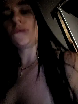 Snapshot of YuliannaFox chatting on 10/17/25, 07:27 YuliannaFox online show from 10/17/25, 07:27