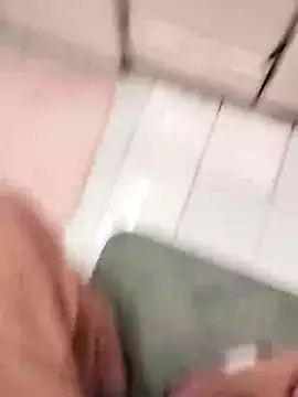 Snapshot of hexsmith96 chatting on 12/15/24, 11:31 hexsmith96 online show from 12/15/24, 11:31