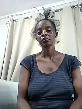 Snapshot of sweets_80 chatting on 02/25/25, 05:08 sweets 80 online show from 02/25/25, 05:08