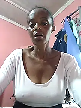 Snapshot of sweets_80 chatting on 02/26/25, 08:15 sweets 80 online show from 02/26/25, 08:15