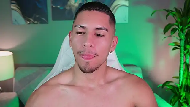 Snapshot of Aaronfox_x chatting on 01/10/25, 11:18 Aaronfox x online show from 01/10/25, 11:18