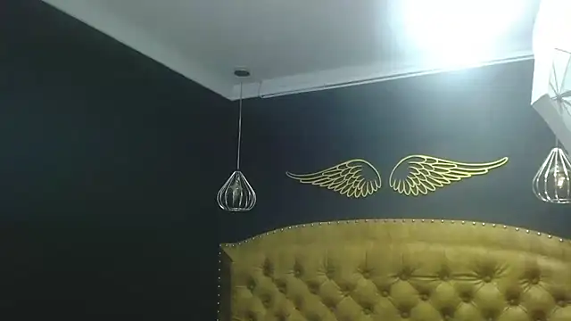 NathaliaSmith3x online show from 02/06/25, 09:32