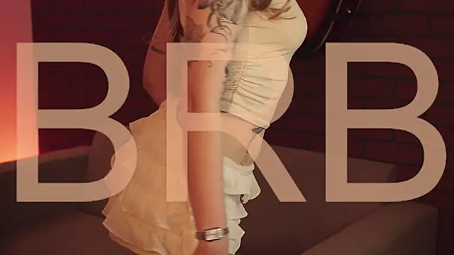 Snapshot of EllieCutes chatting on 02/28/26, 08:04 EllieCutes online show from 02/28/26, 08:04