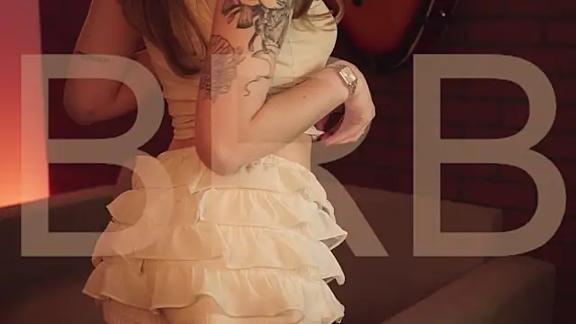 EllieCutes online show from 04/14/26, 05:57