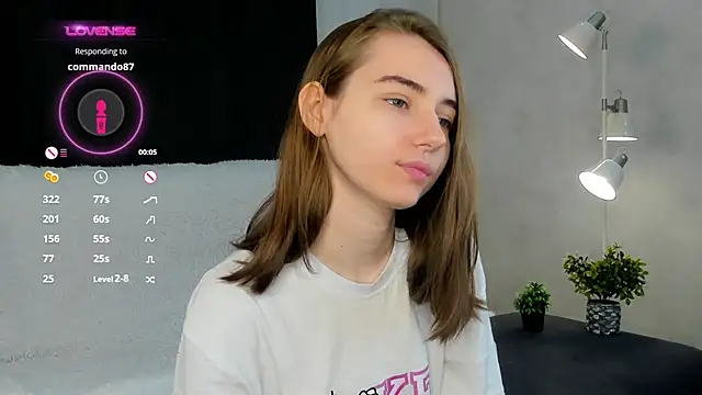 Snapshot of MeghanElson chatting on 03/11/25, 11:33 MeghanElson online show from 03/11/25, 11:33