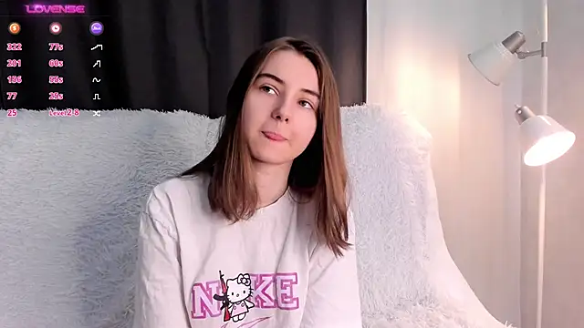 Snapshot of MeghanElson chatting on 03/19/25, 11:28 MeghanElson online show from 03/19/25, 11:28