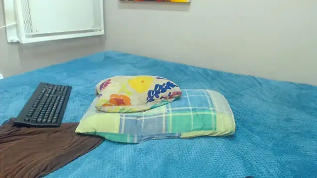 Snapshot of AMAZINGSHAZZXXX chatting on 02/19/25, 12:44 AMAZINGSHAZZXXX online show from 02/19/25, 12:44