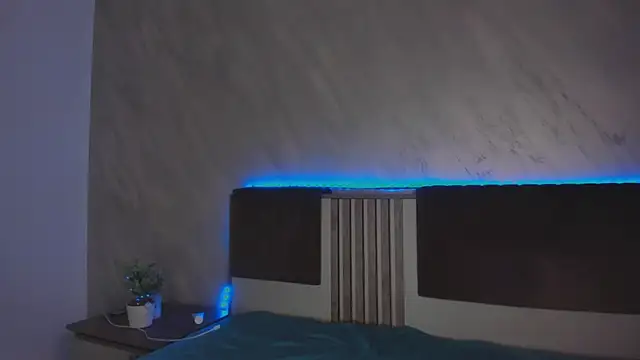 Snapshot of AliyaWade_ chatting on 09/19/25, 02:57 AliyaWade online show from 09/19/25, 02:57