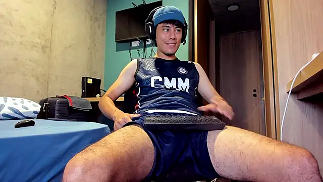 Huge latin cock online show from 01/15/26, 07:28