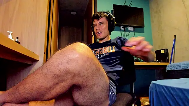 Snapshot of Huge_latin_cock chatting on 06/11/26, 02:53 Huge latin cock online show from 06/11/26, 02:53