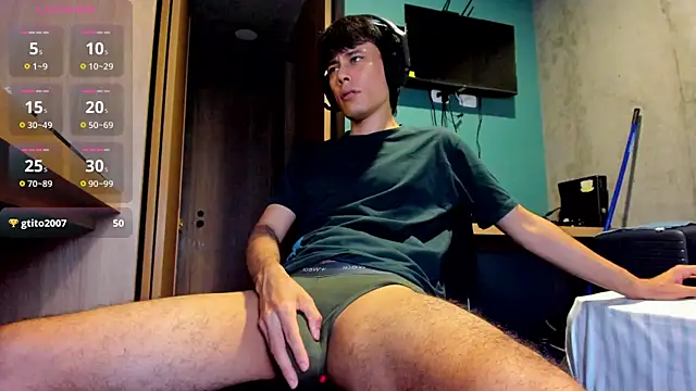 Snapshot of Huge_latin_cock chatting on 08/04/26, 11:07 Huge latin cock online show from 08/04/26, 11:07