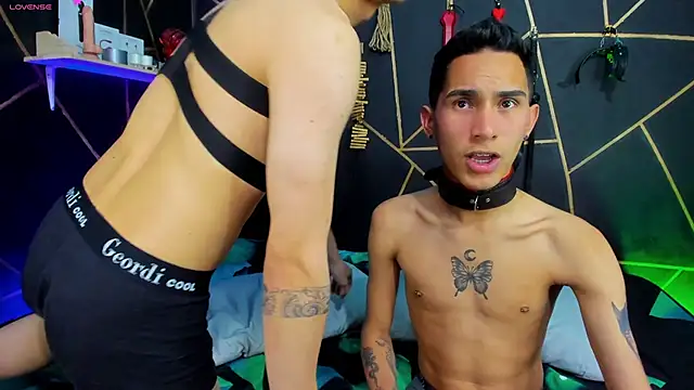 Snapshot of MillersKink chatting on 01/25/25, 12:06 MillersKink online show from 01/25/25, 12:06