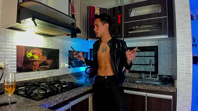 Snapshot of MillersKink chatting on 11/12/25, 06:14 MillersKink online show from 11/12/25, 06:14