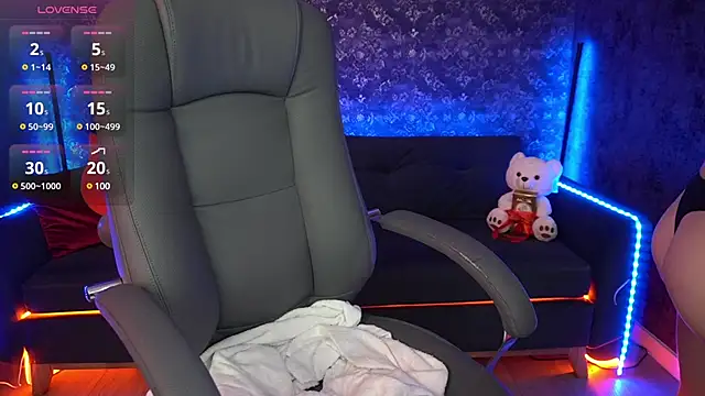 MaribelRiverr  online show from 02/11/25, 09:53