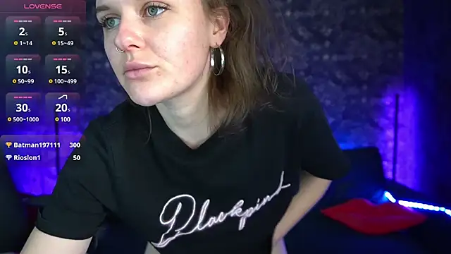 MaribelRiverr  online show from 02/25/25, 09:42