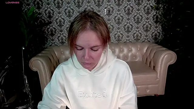 MaribelRiverr  online show from 09/13/25, 05:40