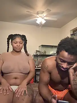 Snapshot of exotic__couple chatting on 01/16/26, 11:31 exotic couple online show from 01/16/26, 11:31