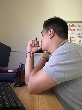 Snapshot of ahntony__69 chatting on 04/06/26, 05:08 ahntony 69 online show from 04/06/26, 05:08