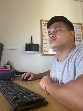 Snapshot of ahntony__69 chatting on 04/07/26, 06:14 ahntony 69 online show from 04/07/26, 06:14