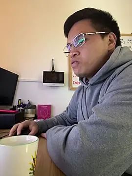 Snapshot of ahntony__69 chatting on 04/29/26, 05:22 ahntony 69 online show from 04/29/26, 05:22