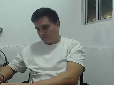 Snapshot of ahntony__69 chatting on 06/19/26, 05:01 ahntony 69 online show from 06/19/26, 05:01