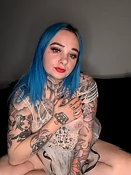 Snapshot of Alissabluesc chatting on 10/03/25, 09:34 Alissabluesc online show from 10/03/25, 09:34