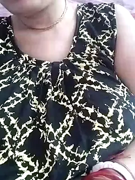 Snapshot of miss-Riy chatting on 02/13/25, 04:28 miss-Riy online show from 02/13/25, 04:28