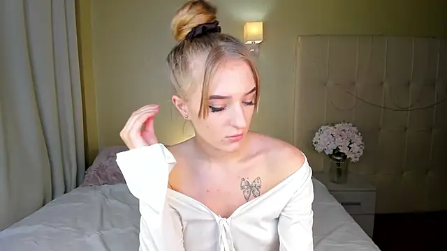 Snapshot of Stacy_River chatting on 02/22/25, 11:24 Stacy River online show from 02/22/25, 11:24