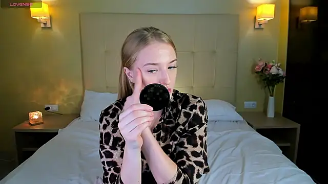 Snapshot of Stacy_River chatting on 11/14/25, 09:30 Stacy River online show from 11/14/25, 09:30