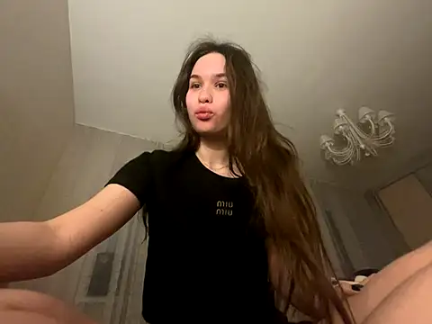 Snapshot of Roxie_Mils chatting on 11/08/25, 08:18 Roxie Mils online show from 11/08/25, 08:18