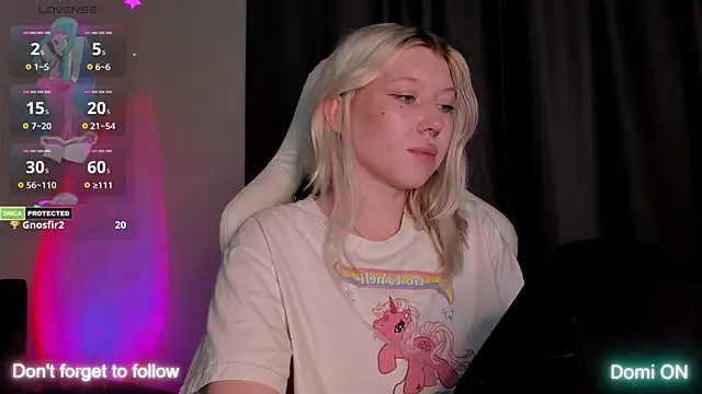 Snapshot of takeyourmolly chatting on 12/21/24, 04:36 takeyourmolly online show from 12/21/24, 04:36