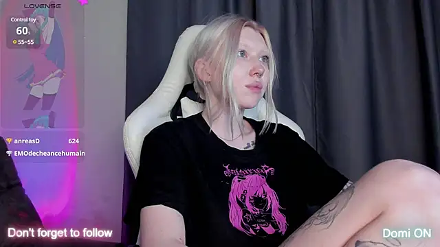 Snapshot of takeyourmolly chatting on 01/15/25, 04:11 takeyourmolly online show from 01/15/25, 04:11