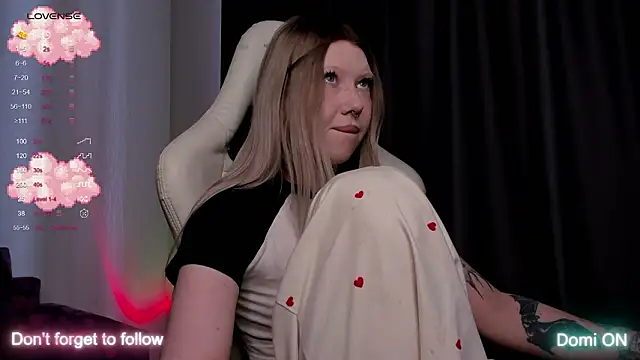 Snapshot of takeyourmolly chatting on 03/14/26, 08:09 takeyourmolly online show from 03/14/26, 08:09