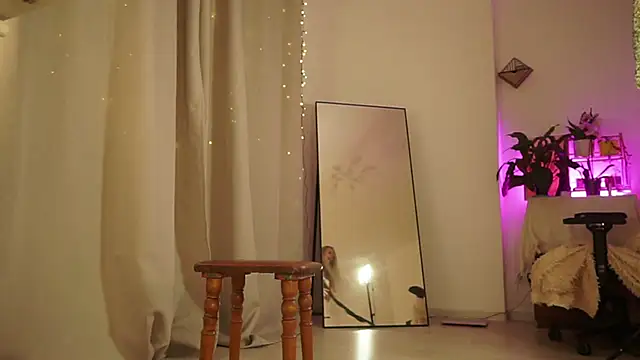 Elly Caramelly online show from 03/06/25, 12:00