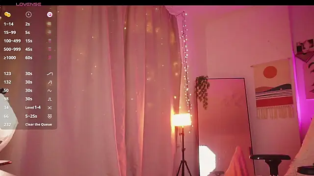 Elly Caramelly online show from 12/17/25, 08:59