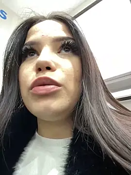 Snapshot of Chloe__Moon chatting on 12/08/24, 02:19 Chloe  Moon online show from 12/08/24, 02:19