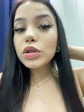 Snapshot of Chloe__Moon chatting on 12/17/24, 04:21 Chloe  Moon online show from 12/17/24, 04:21