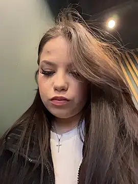 Snapshot of Chloe__Moon chatting on 01/15/26, 02:10 Chloe Moon online show from 01/15/26, 02:10