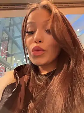 Snapshot of Chloe__Moon chatting on 02/06/26, 02:20 Chloe Moon online show from 02/06/26, 02:20