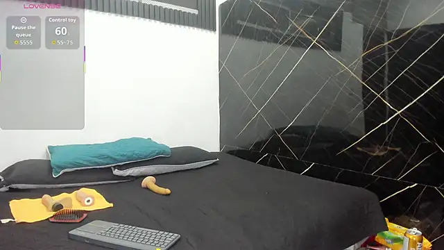 Analiasmith89 online show from 10/11/25, 02:33