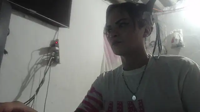 Analiasmith89 online show from 04/02/26, 06:49