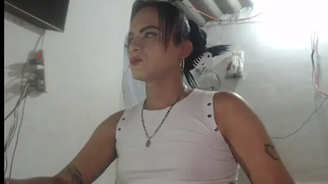 Analiasmith89 online show from 04/07/26, 06:41