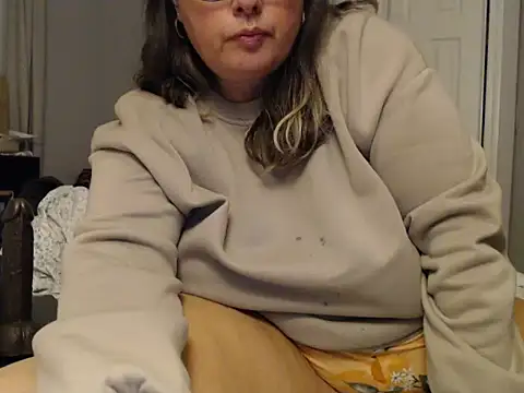 LauLauPAWG online show from 11/04/25, 12:21