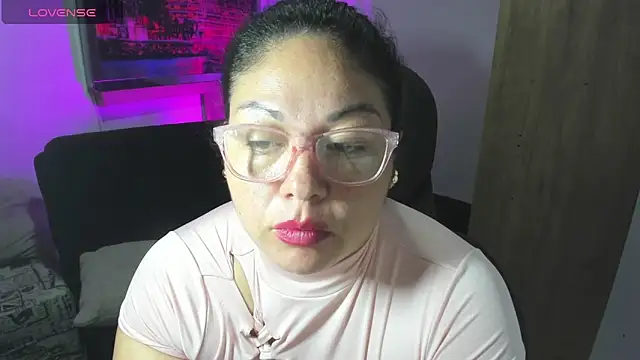 Snapshot of jessicarabbit_1 chatting on 05/15/26, 11:12 jessicarabbit 1 online show from 05/15/26, 11:12