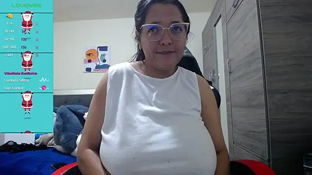 Snapshot of kelziefun chatting on 12/27/24, 07:03 kelziefun online show from 12/27/24, 07:03