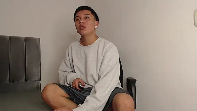 alex-lover online show from 02/26/25, 01:11