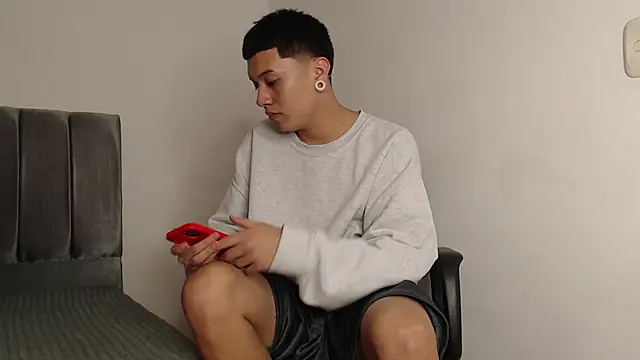 alex-lover online show from 03/18/25, 04:04