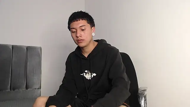 alex-lover online show from 12/19/25, 12:17