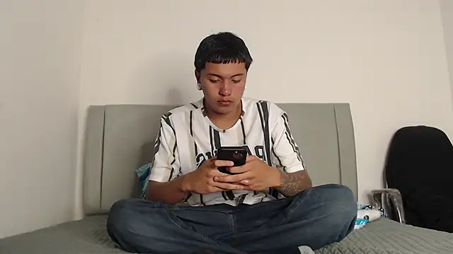 Snapshot of alex-lover chatting on 02/25/26, 02:54 alex-lover online show from 02/25/26, 02:54