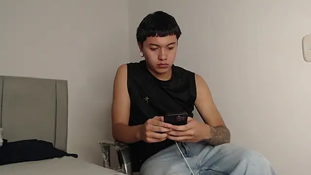 Snapshot of alex-lover chatting on 04/10/26, 03:12 alex-lover online show from 04/10/26, 03:12